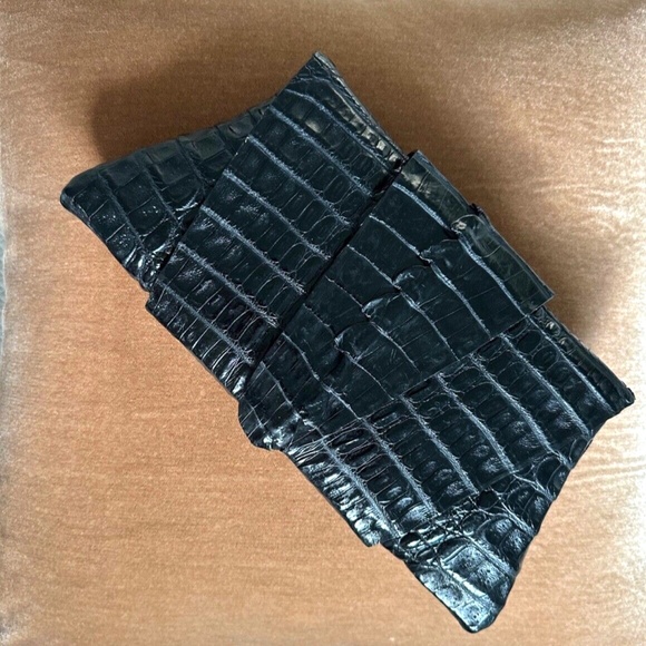 Juliette Jake Women's Crocodile Leather Magnet Closure Clutch Bag in Black - Picture 5 of 5